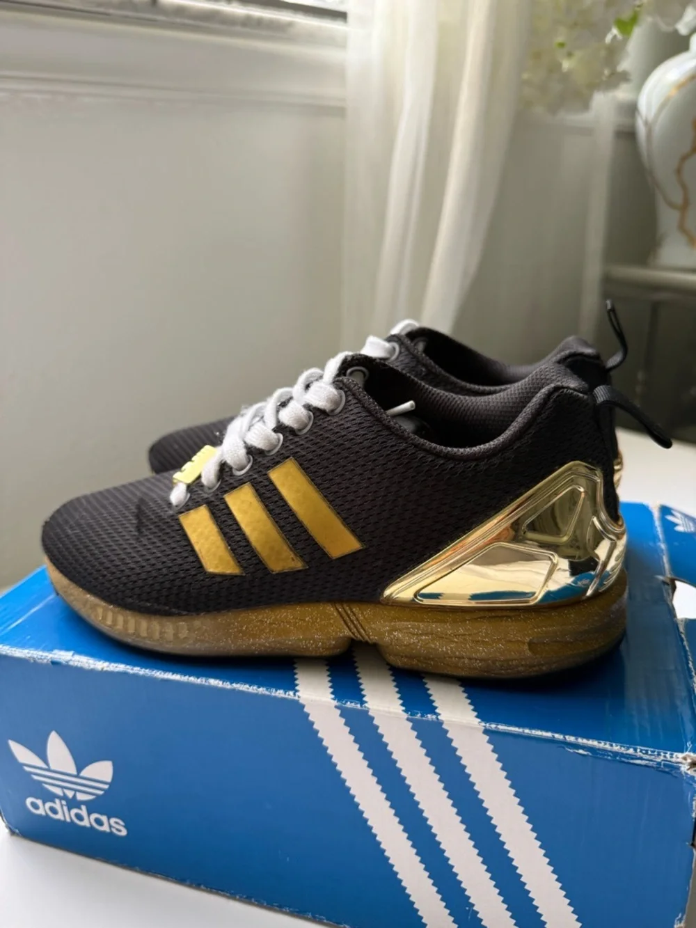 Adidas ZX Flux Star Wars Gold Detail Sneakers Youth 4.5Y Women 7